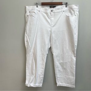 Torrid boyfriend straight denim jeans vintage stretch size 26 NEW white